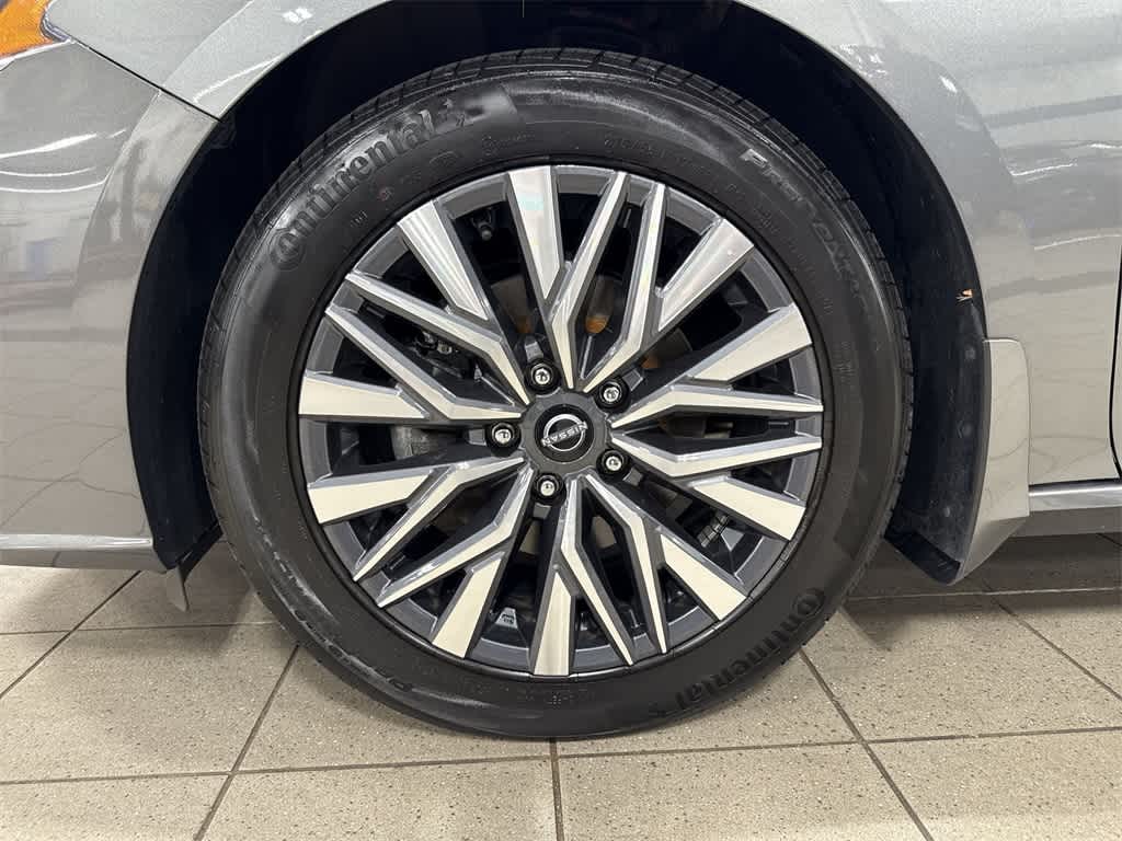 Thumbnail: 2023 Nissan Altima - 10