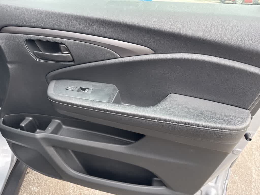 Thumbnail: 2023 Honda Passport - 16