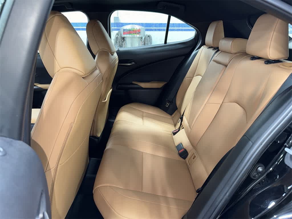 Thumbnail: 2024 Lexus UX - 17