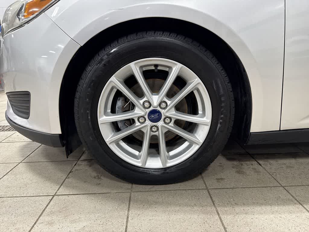 Thumbnail: 2016 Ford Focus - 10