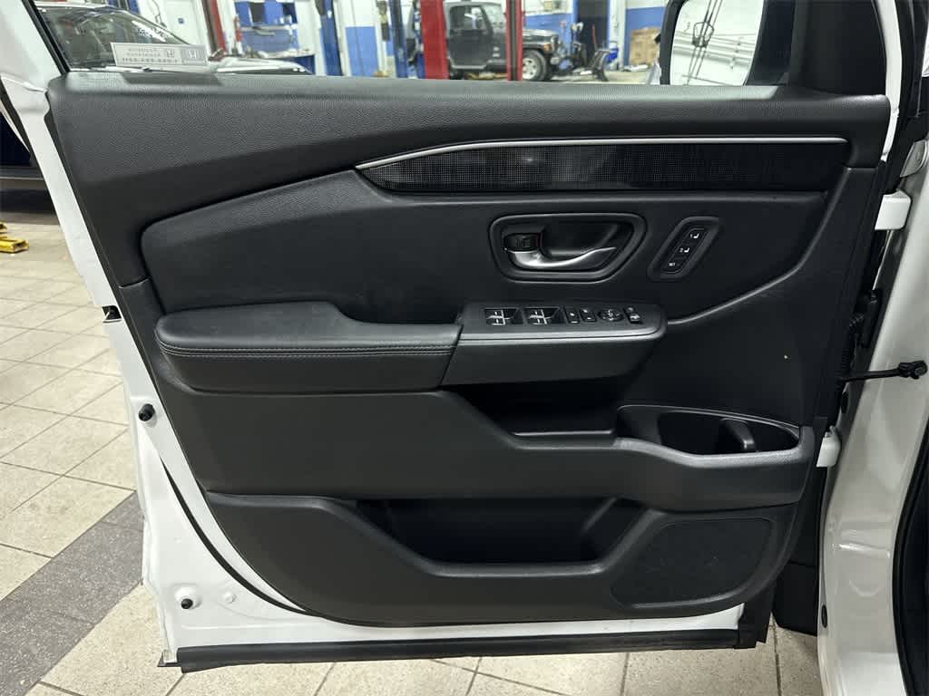 Thumbnail: 2024 Honda Pilot - 35