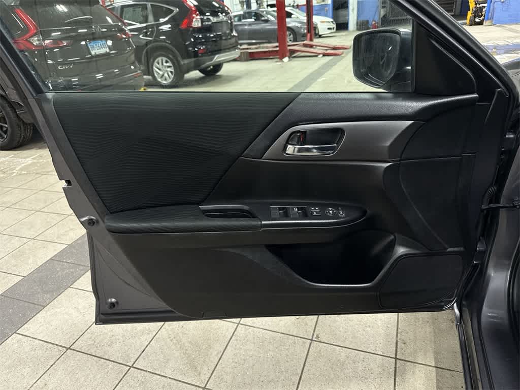 Thumbnail: 2015 Honda Accord - 27