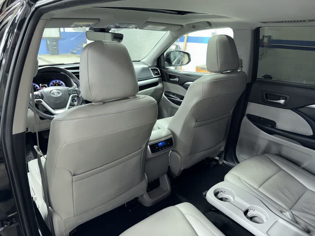 Thumbnail: 2019 Toyota Highlander - 30