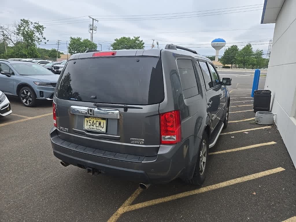 Thumbnail: 2011 Honda Pilot - 16