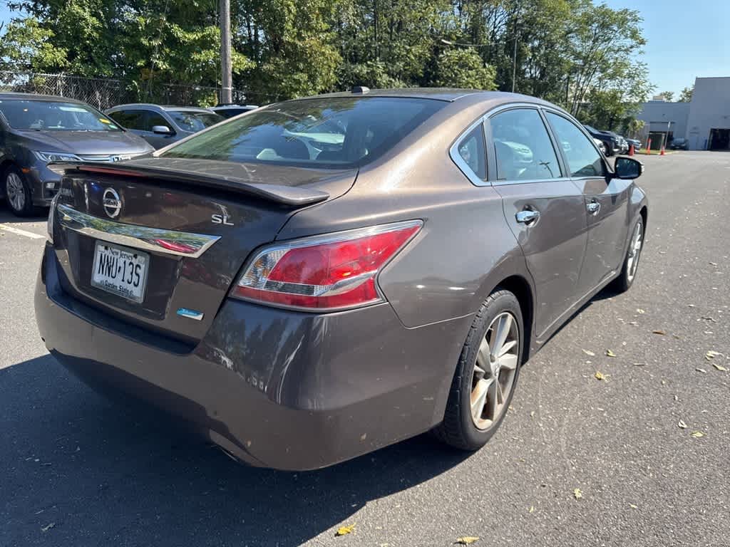 Thumbnail: 2014 Nissan Altima - 4