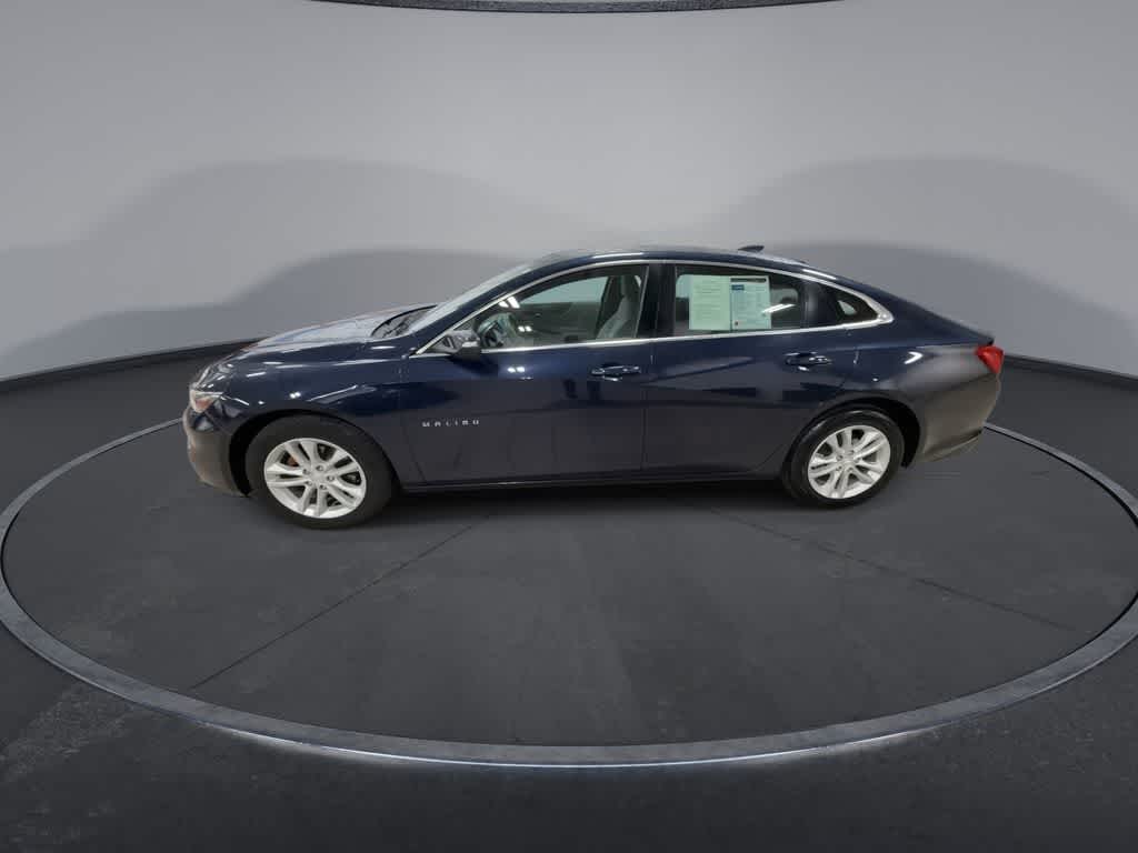 Thumbnail: 2018 Chevrolet Malibu - 5