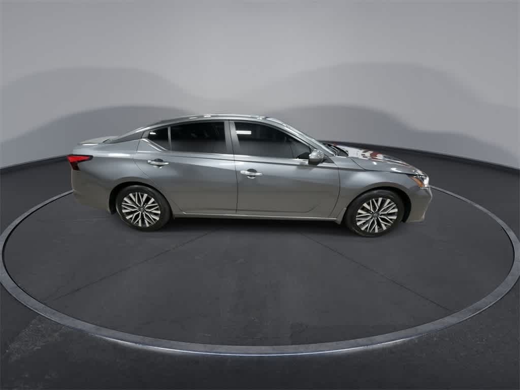 Thumbnail: 2023 Nissan Altima - 9