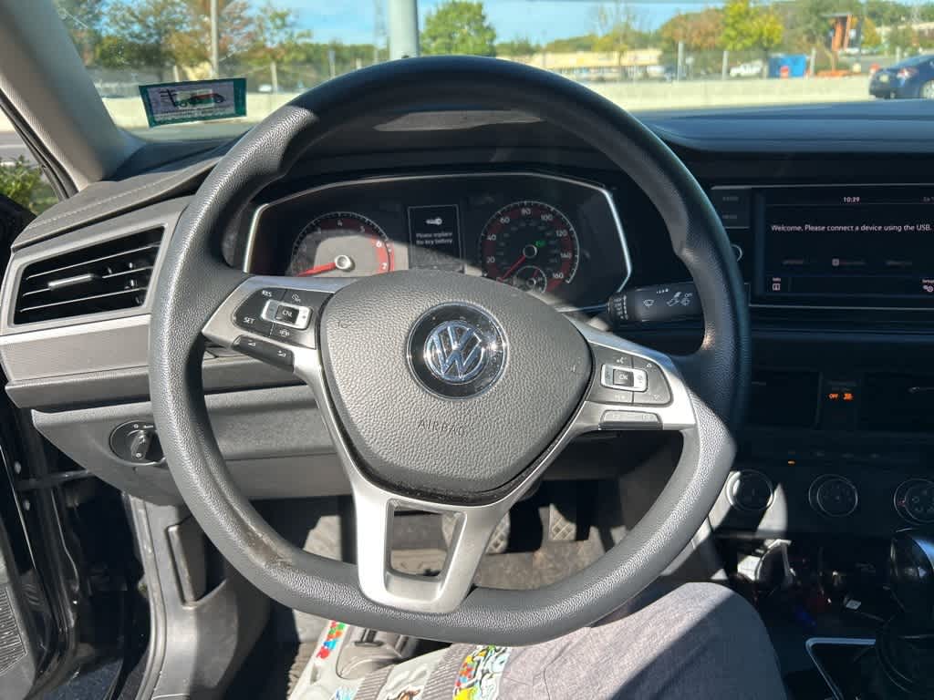 Thumbnail: 2019 Volkswagen Jetta - 2