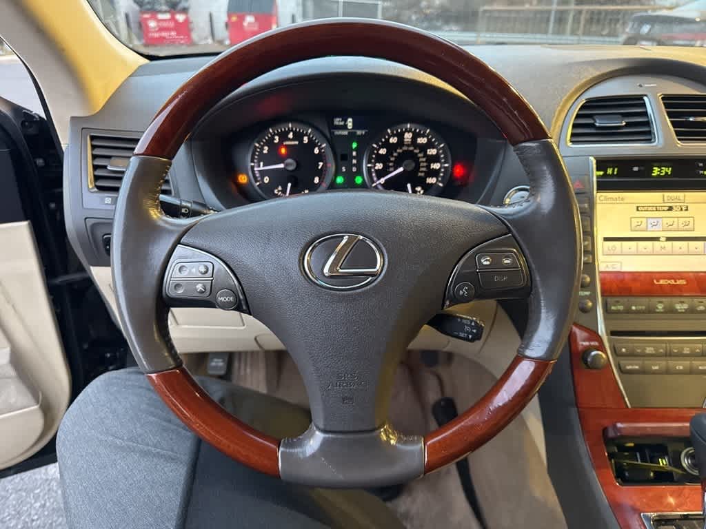 Thumbnail: 2011 Lexus ES - 10