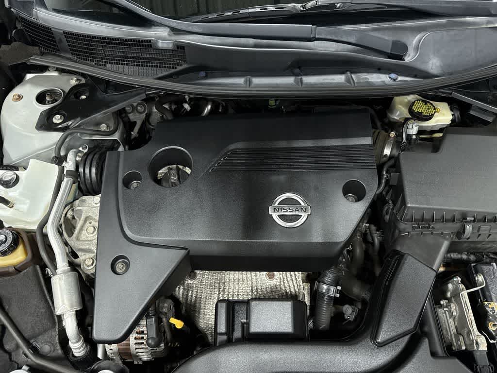 Thumbnail: 2015 Nissan Altima - 12