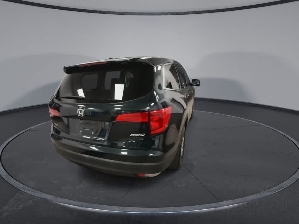 Thumbnail: 2016 Honda Pilot - 8