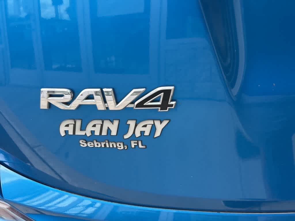 Thumbnail: 2018 Toyota RAV4 - 8
