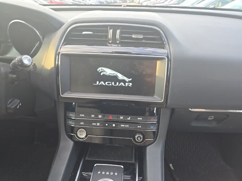 Thumbnail: 2020 Jaguar F-Pace - 7