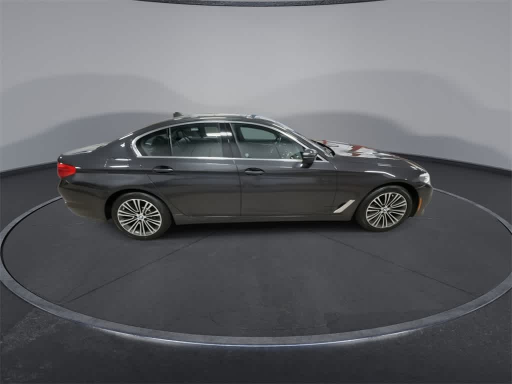 Thumbnail: 2020 BMW 5 Series - 9