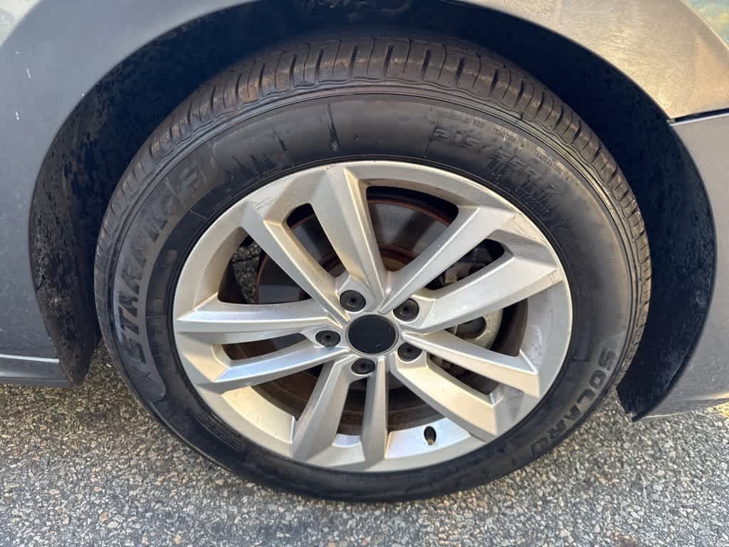Thumbnail: 2021 Volkswagen Passat - 10