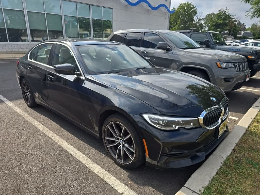 Thumbnail: 2021 BMW 3 Series - 3