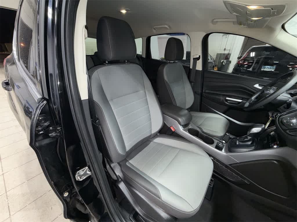 Thumbnail: 2016 Ford Escape - 16