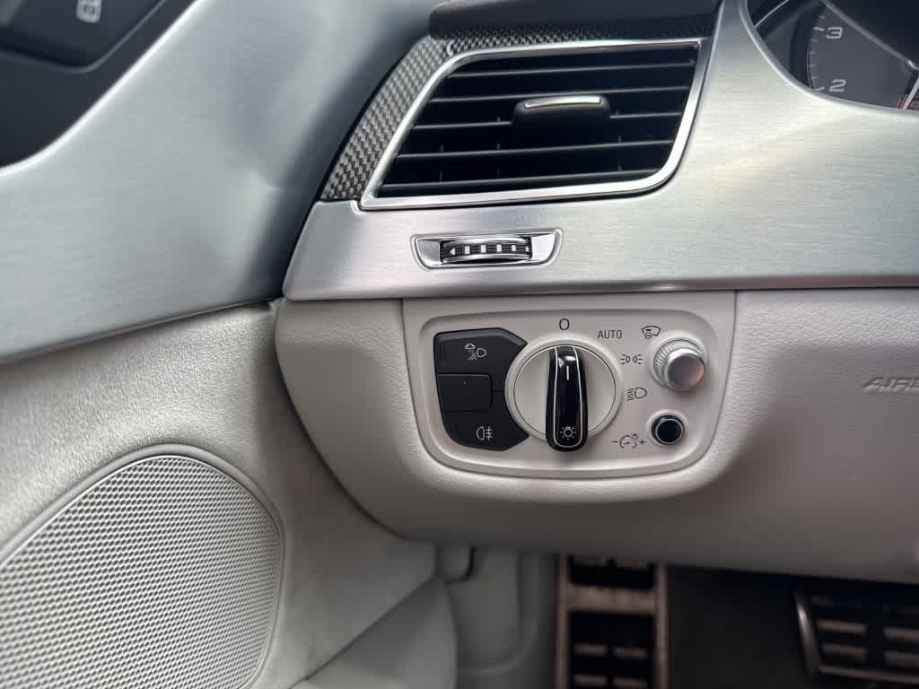 Thumbnail: 2015 Audi S8 - 20