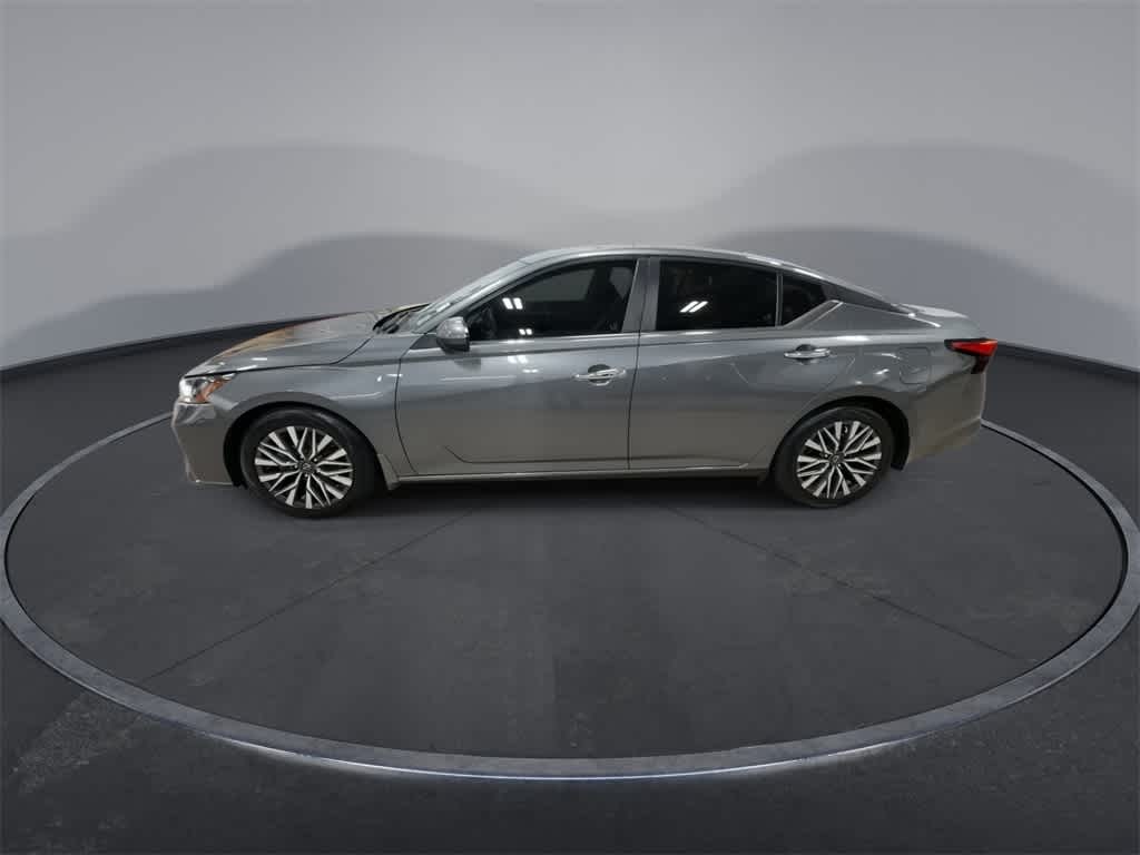 Thumbnail: 2023 Nissan Altima - 5