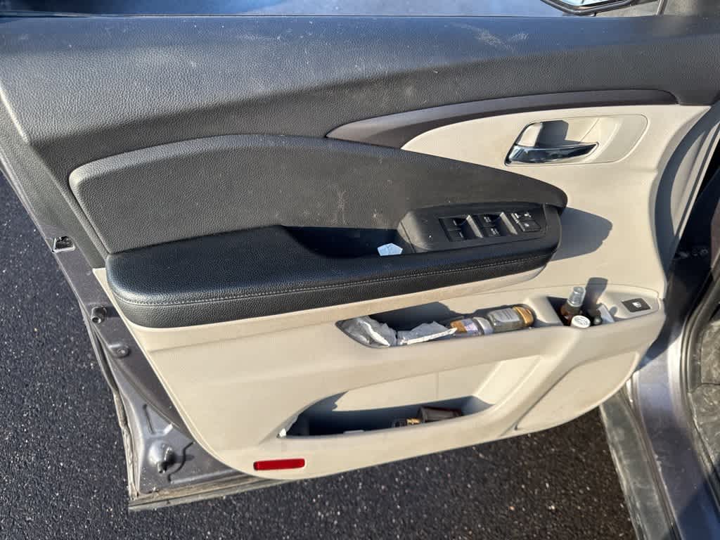 Thumbnail: 2016 Honda Pilot - 7