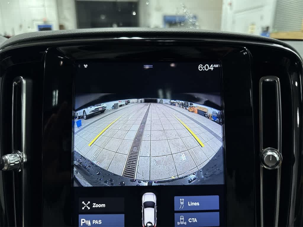 Thumbnail: 2020 Volvo XC40 - 25