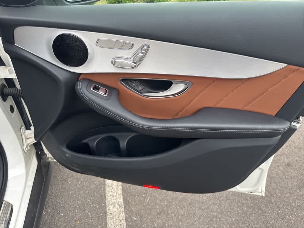 Thumbnail: 2022 Mercedes-Benz GLC - 16