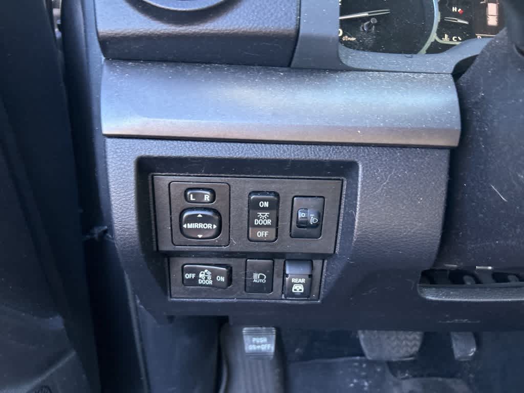 Thumbnail: 2020 Toyota Tundra - 10