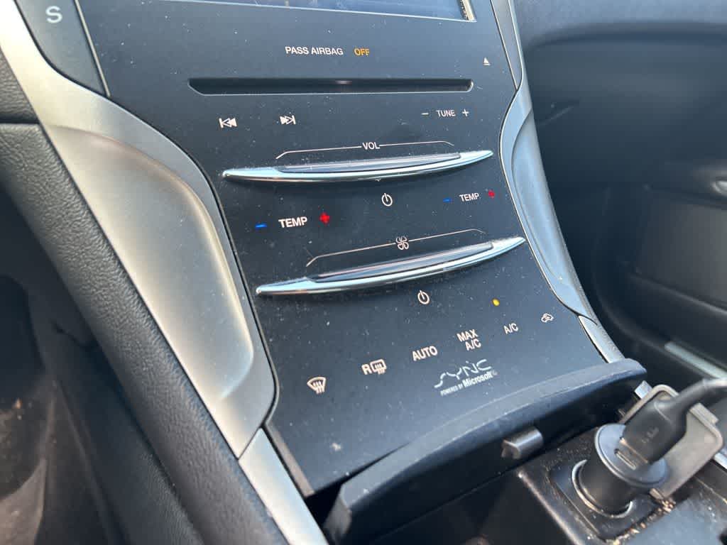 Thumbnail: 2014 Lincoln MKZ - 18