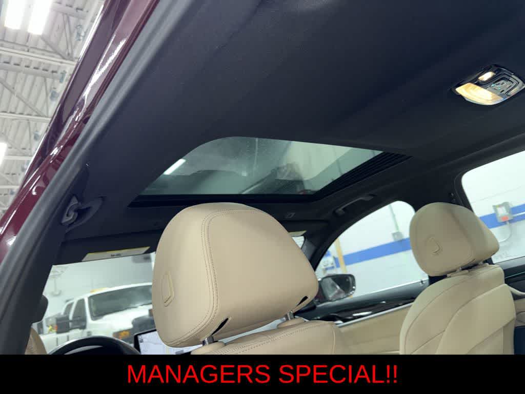 Thumbnail: 2023 BMW 5 Series - 25