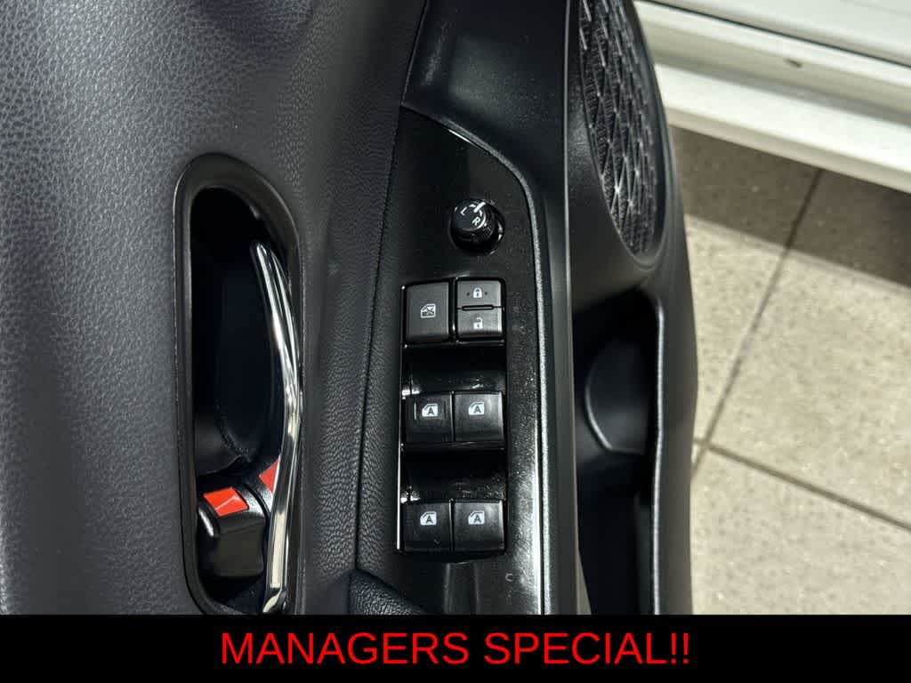 Thumbnail: 2018 Toyota Prius Prime - 23