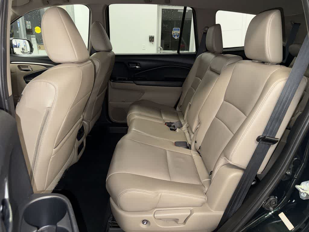 Thumbnail: 2016 Honda Pilot - 17