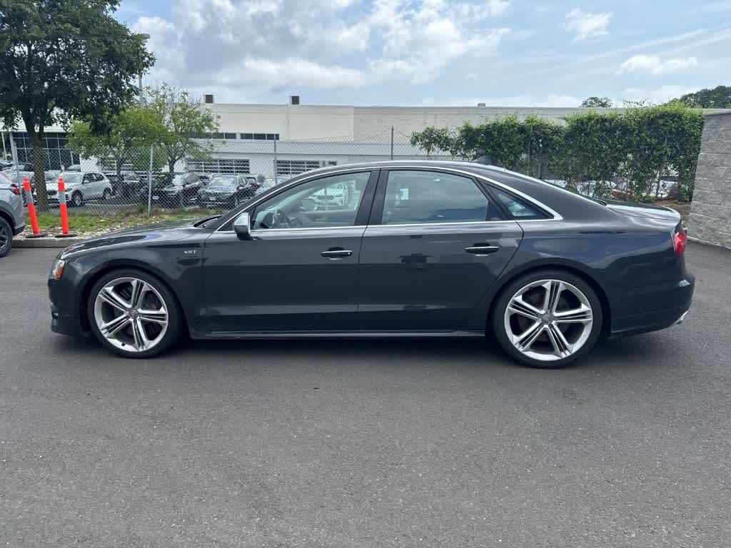 Thumbnail: 2015 Audi S8 - 2