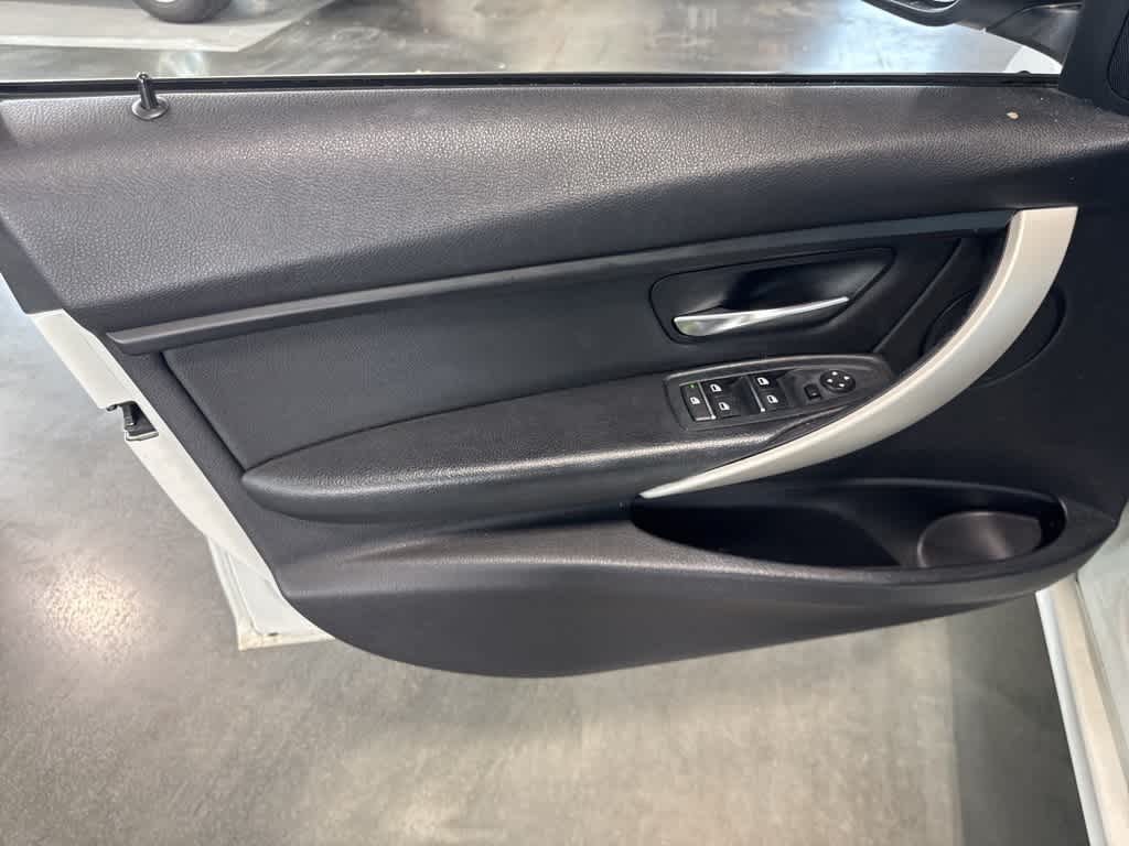 2017 BMW 3 Series 320i xDrive 7