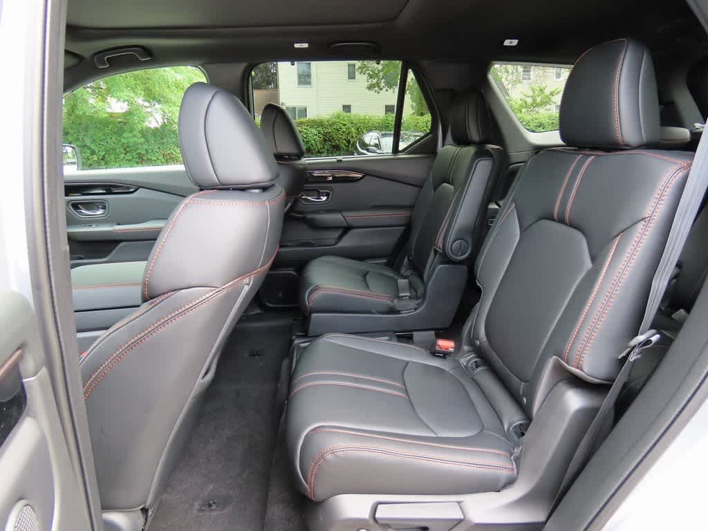 Thumbnail: 2025 Honda Pilot - 13