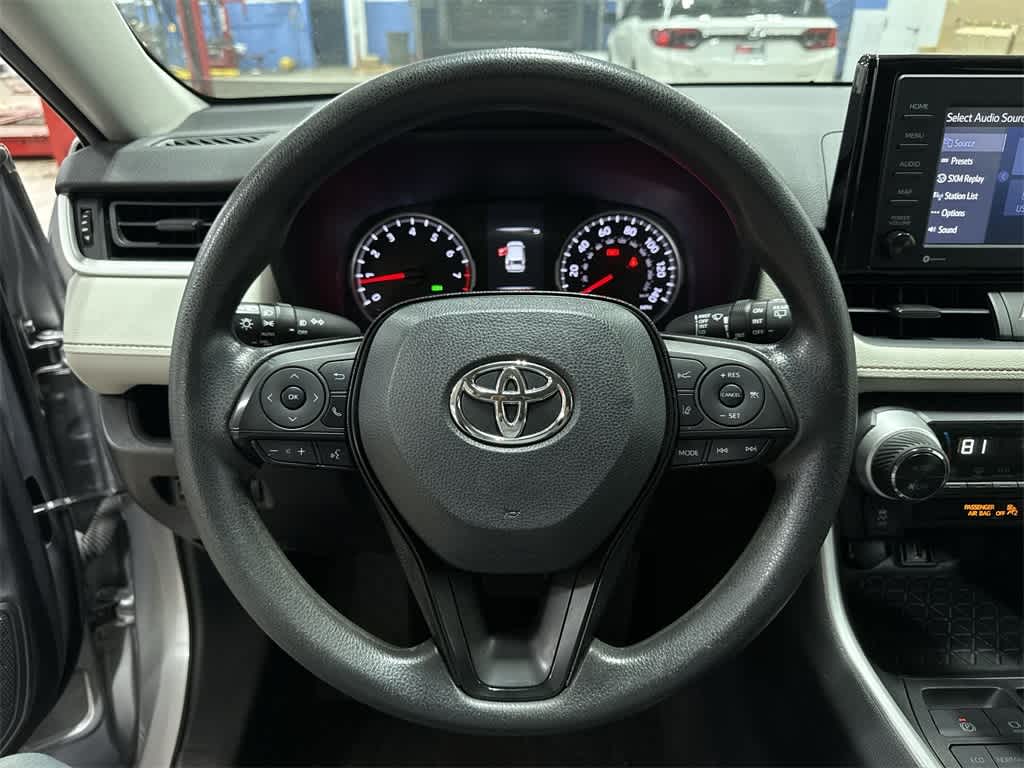 Thumbnail: 2021 Toyota RAV4 - 18