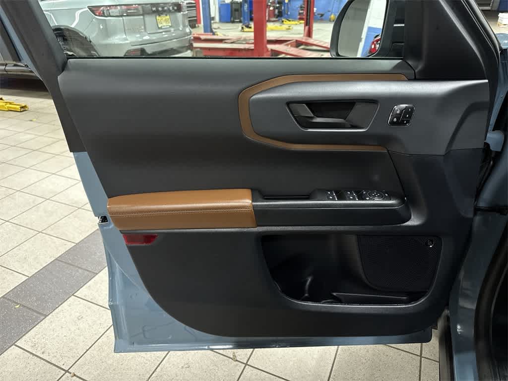 Thumbnail: 2023 Ford Bronco Sport - 31