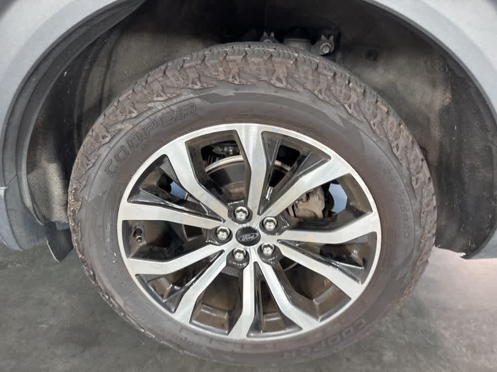 Thumbnail: 2020 Ford Explorer - 26