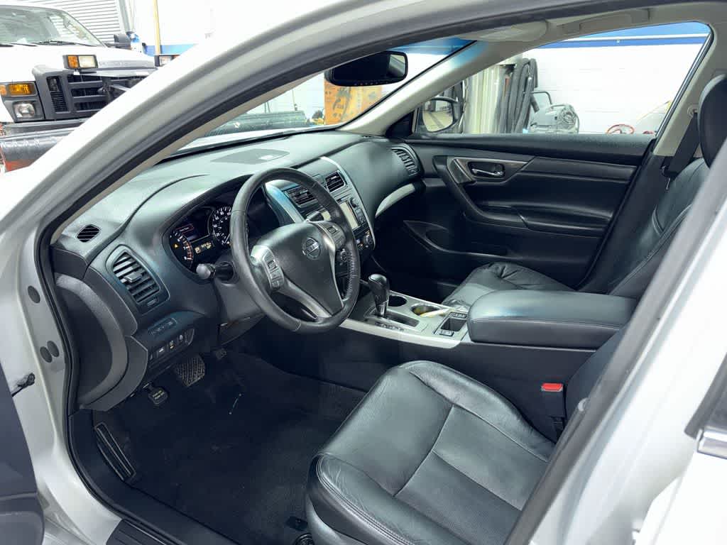 Thumbnail: 2015 Nissan Altima - 30