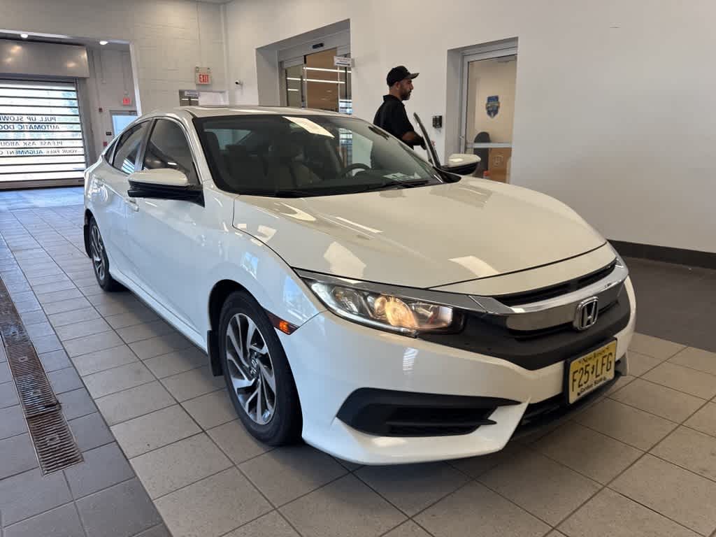 Thumbnail: 2016 Honda Civic - 3