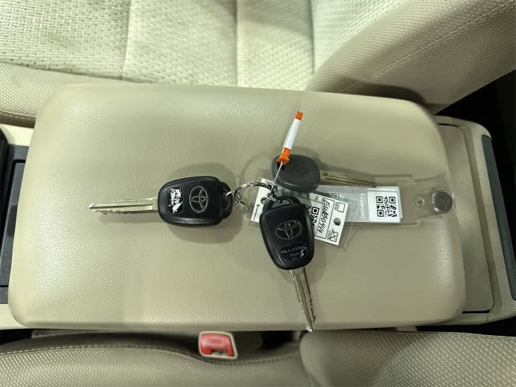 Thumbnail: 2014 Toyota Camry - 32