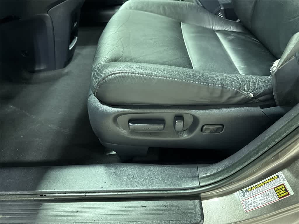 2011 Honda CR-V EX-L 23