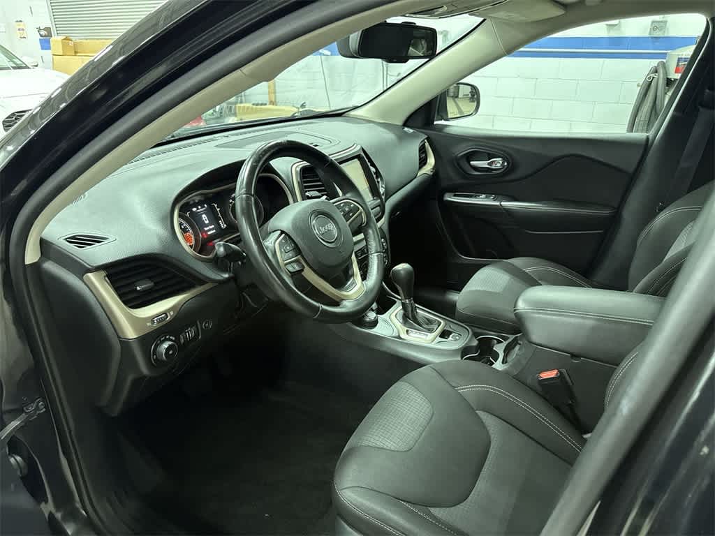 Thumbnail: 2015 Jeep Cherokee - 31