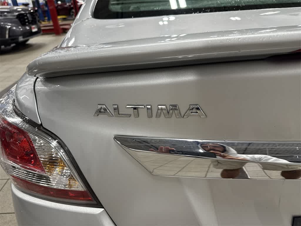 Thumbnail: 2015 Nissan Altima - 24