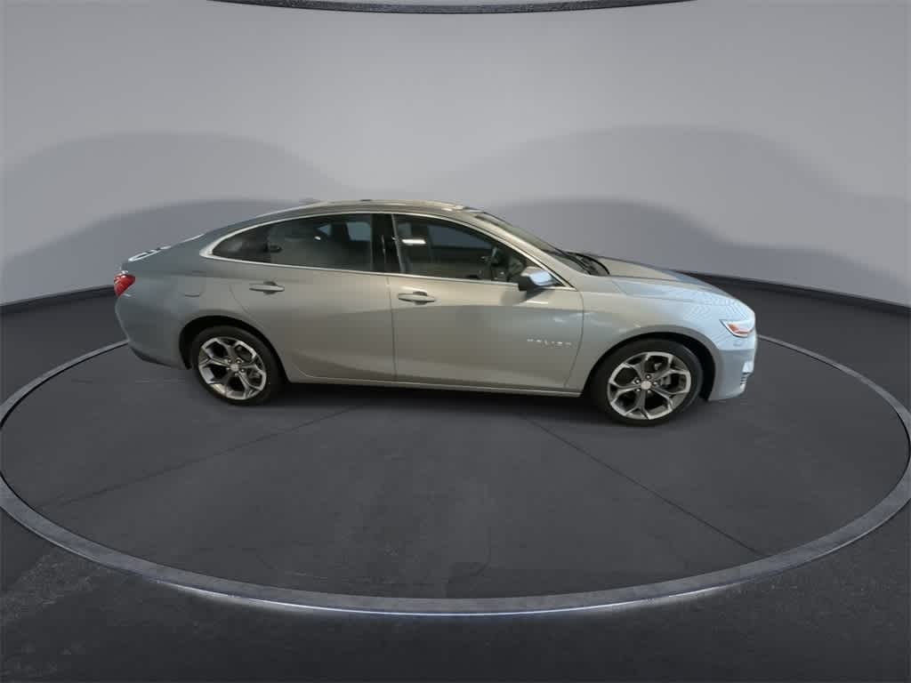 Thumbnail: 2024 Chevrolet Malibu - 9