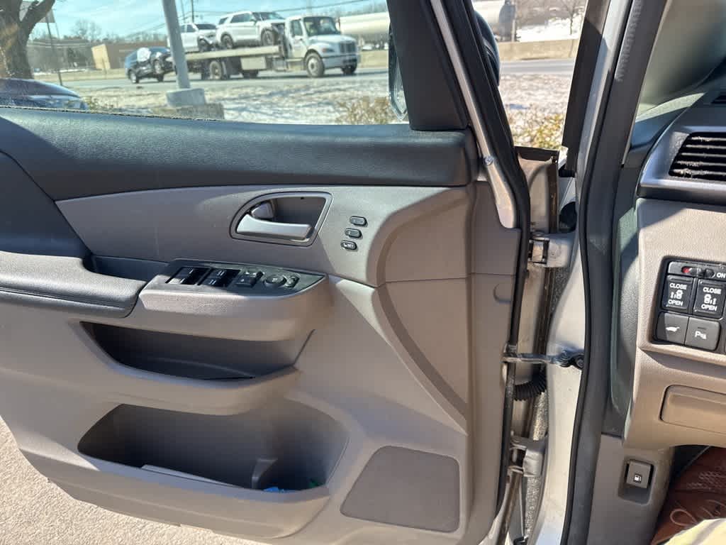 Thumbnail: 2013 Honda Odyssey - 10