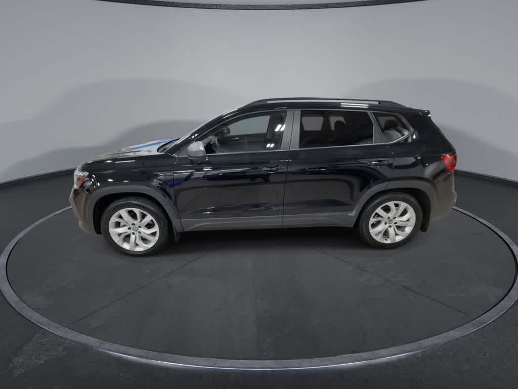 Thumbnail: 2023 Volkswagen Taos - 5