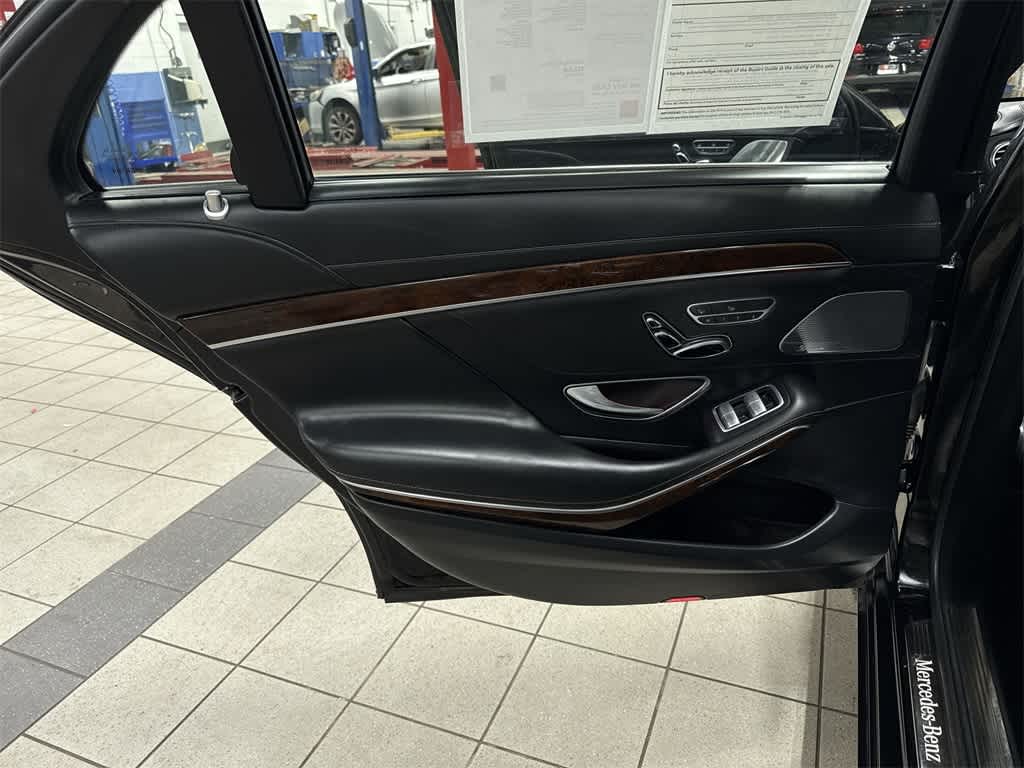 Thumbnail: 2015 Mercedes-Benz S-Class - 31