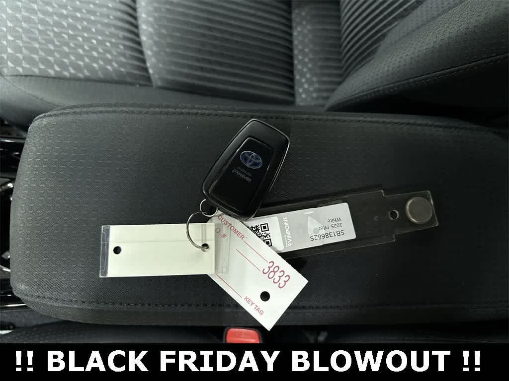 Thumbnail: 2017 Toyota Prius Prime - 30