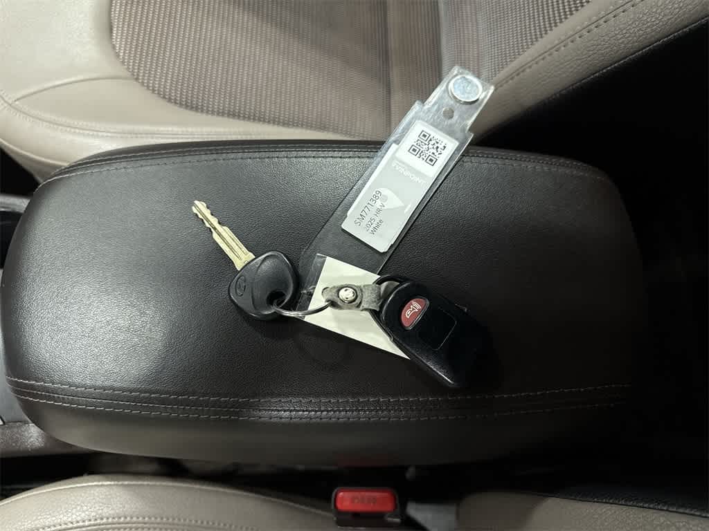 Thumbnail: 2011 Hyundai Tucson - 32