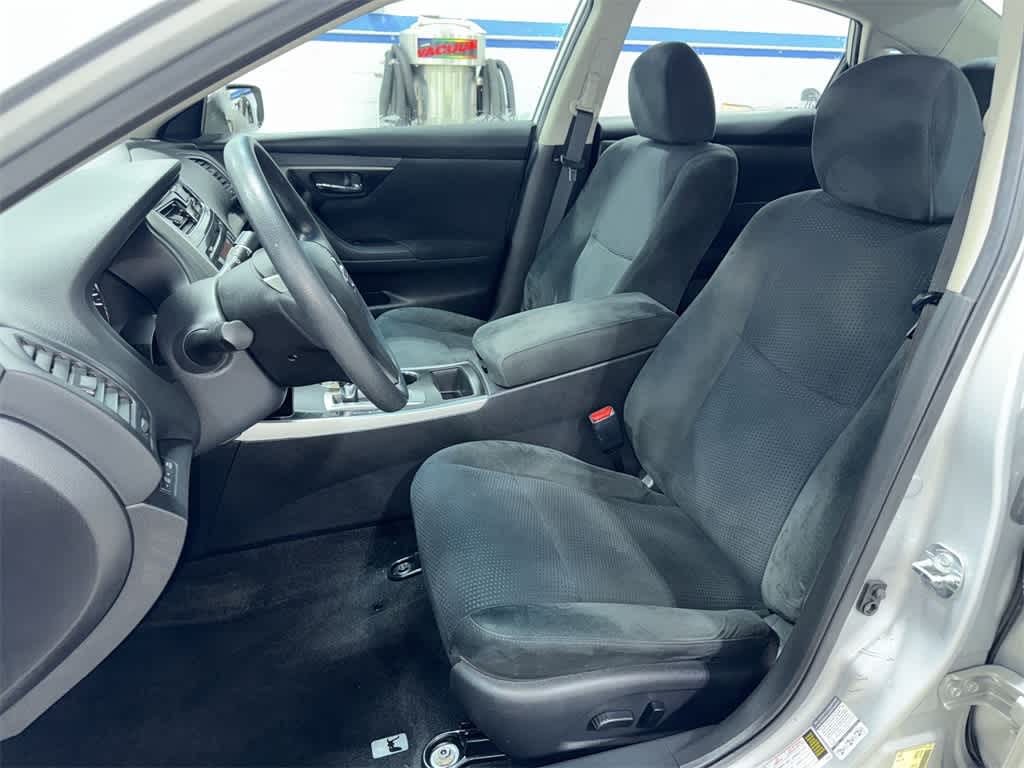 Thumbnail: 2015 Nissan Altima - 15